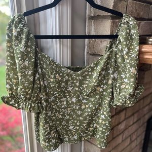 Abercrombie & Fitch Green V-neck Puffy Sleeve Crop Top